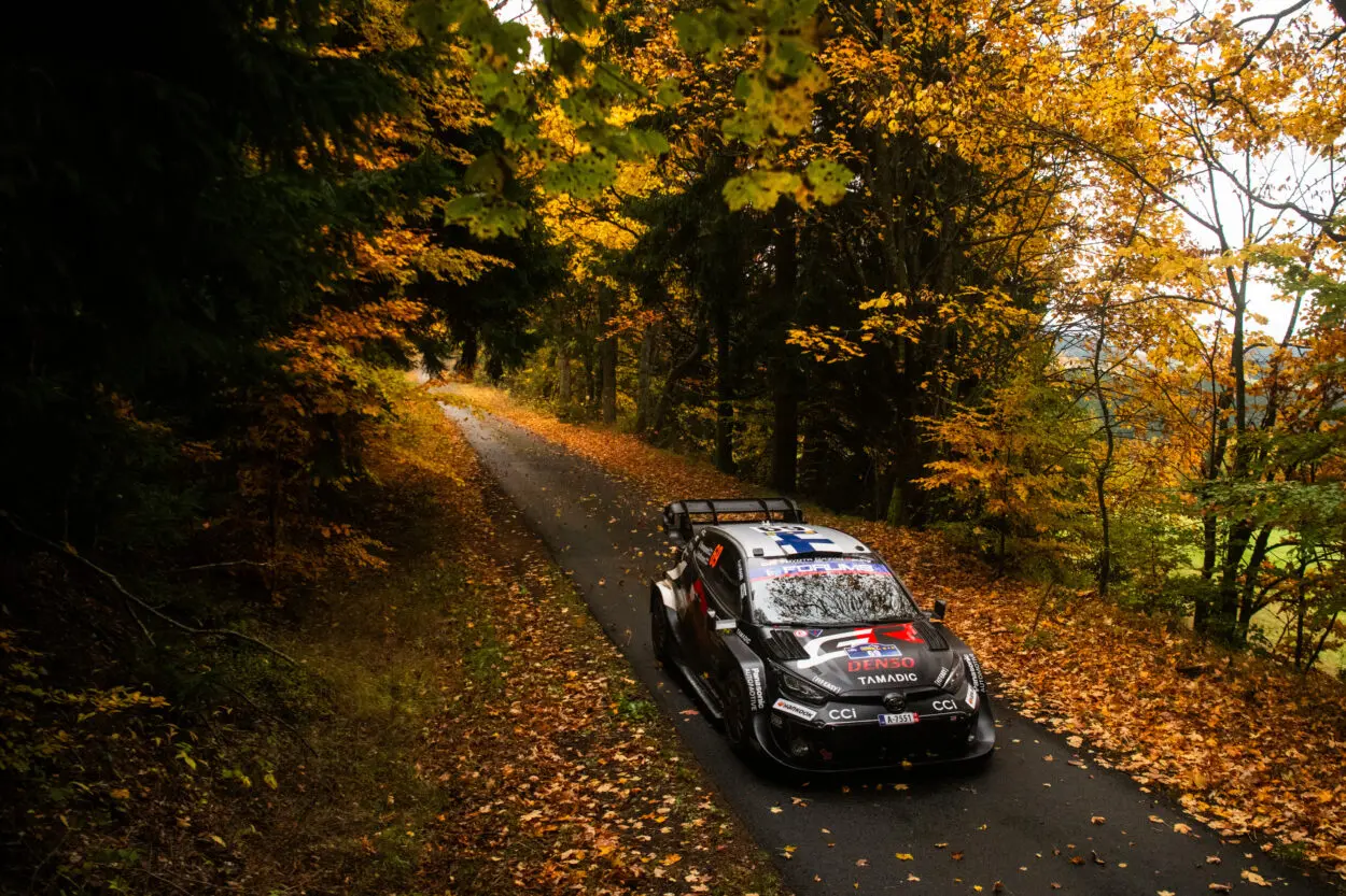 WRC | Central European Rally 2025, PS12-14: Rovanperä gestisce l’ampio vantaggio, Tänak supera Evans