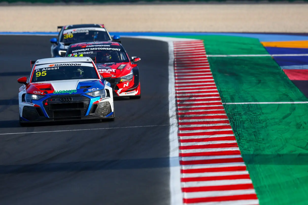 TCR Italy | Misano #2 2025, Alessi: “Stagione dolce e amara, ho imparato tanto ma ho fatto anche errori.  Siamo solo al primo giro di una 24 ore”