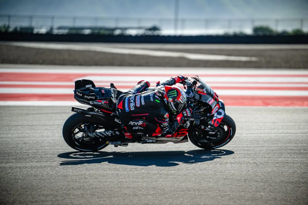 MotoGP | GP Indonesia 2025: Marco Bezzecchi e l’Aprilia volano nella FP2