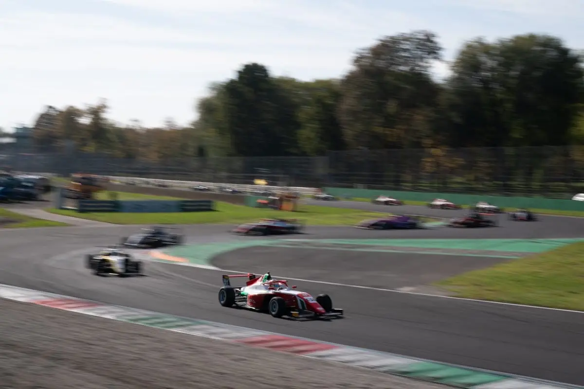 E4 | Monza 2025: Kean Nakamura-Berta firma la tripletta perfetta e conquista il titolo di campione