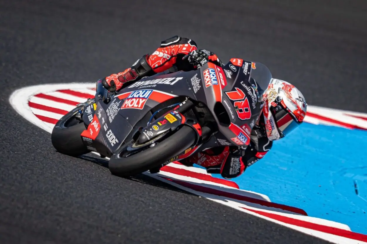 Moto2 | GP Indonesia 2025, Practice: González imprendibile a Mandalika, Arbolino in top 5