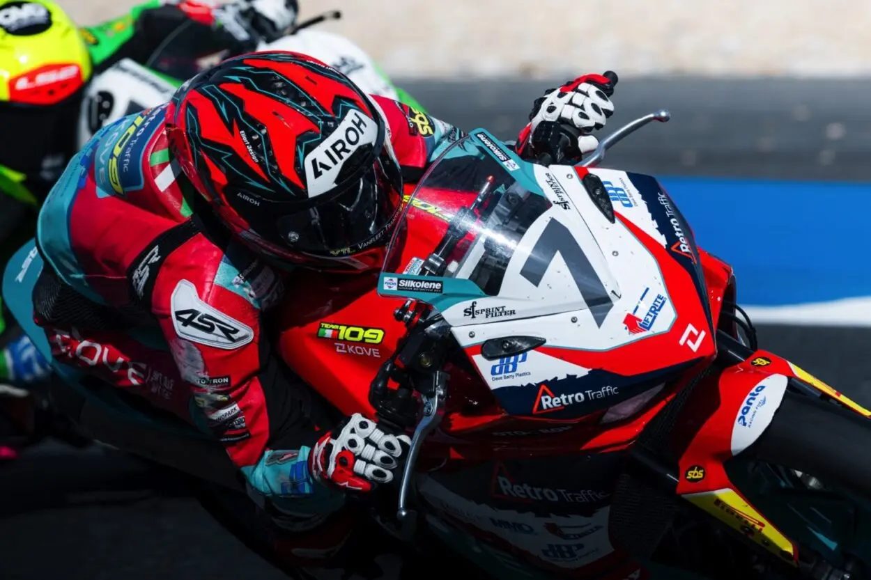 SSP300 | Round Spagna 2025: Beñat Fernández si gioca il tutto per tutto all’ultima curva e vince sia Gara 2 che titolo mondiale