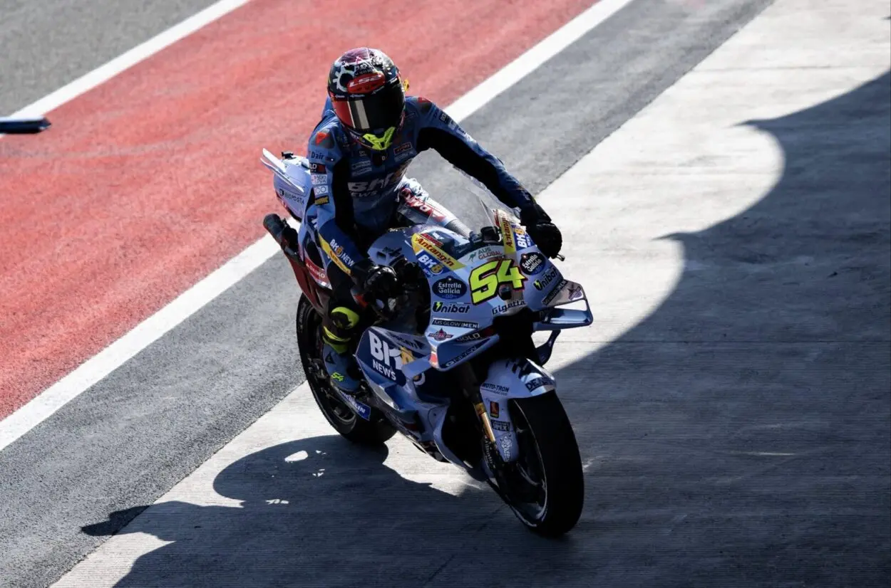 MotoGP | GP Indonesia 2025, gara: Fermín Aldeguer concretizza la prima vittoria, Bezzecchi stende Marc Márquez