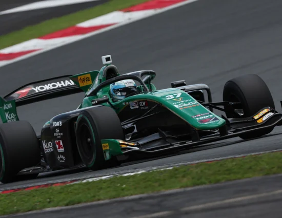 Super Formula | Fuji #2 2025: sotto il diluvio Sacha Fenestraz ottiene la sua prima pole position in Super Formula