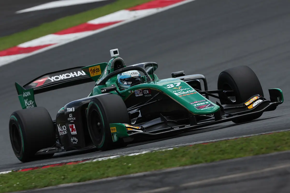 Super Formula | Fuji #2 2025: sotto il diluvio Sacha Fenestraz ottiene la sua prima pole position in Super Formula
