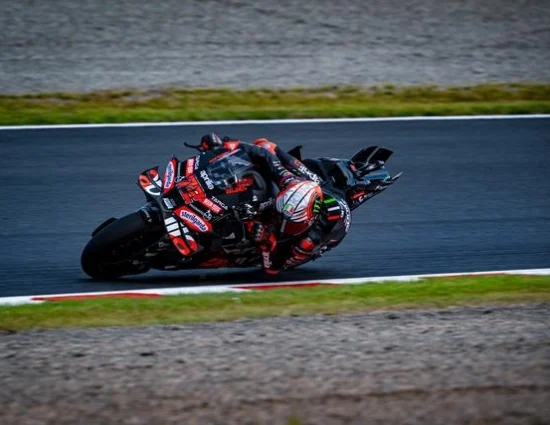 MotoGP | GP Indonesia 2025, Practice: Marco Bezzecchi porta l’Aprilia davanti a tutti. Entrambe le Ducati Lenovo partiranno dal Q1!