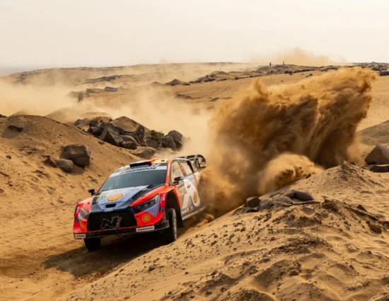 WRC | Rally d’Arabia Saudita 2025, PS5/8: Adrien Fourmaux prende la testa del gruppo, ma Pajari e Sesks sono vicinissimi!