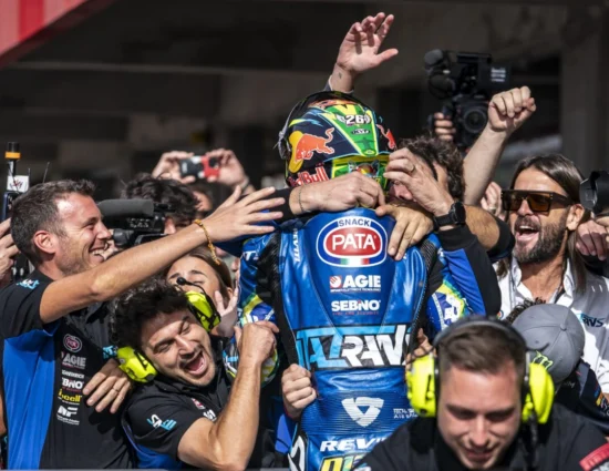 Moto2 | GP Comunità Valenciana 2025, Gara: Guevara vince, Moreira fa la storia e porta il Brasile sul tetto del mondo