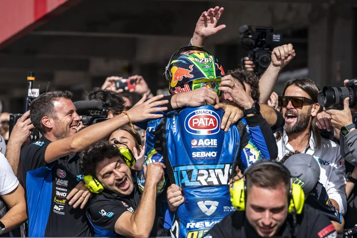 Moto2 | GP Comunità Valenciana 2025, Gara: Guevara vince, Moreira fa la storia e porta il Brasile sul tetto del mondo