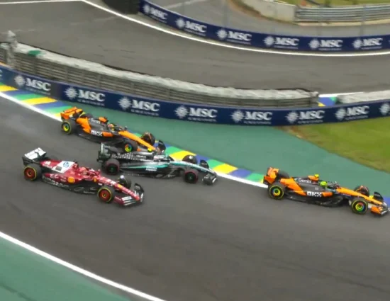 F1 | Caso Piastri–Antonelli a Interlagos, Sainz conferma i dubbi sulle Driving Guidelines: “Penalità inaccettabile, serve una revisione urgente”