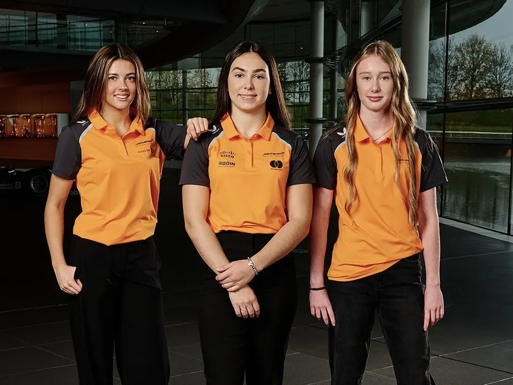 F1 Academy | McLaren annuncia Ella Lloyd ed Ella Stevens per il 2026, Ella Hakkinen si unisce al Driver Development Programme