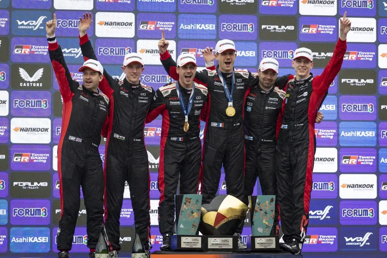 WRC | Rally del Giappone 2025 – La battaglia perfetta: Ogier conquista Aichi, ma Evans resta leader. Tutto si deciderà nell’ultimo atto in Arabia