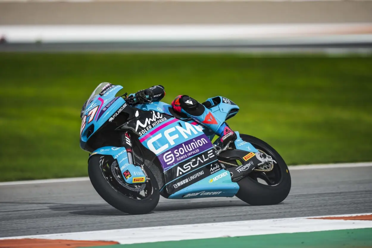 Moto2 | GP Comunità Valenciana 2025, Practice: Daniel Holgado batte il record della pista. Moreira, diciannovesimo, non si qualifica al Q2