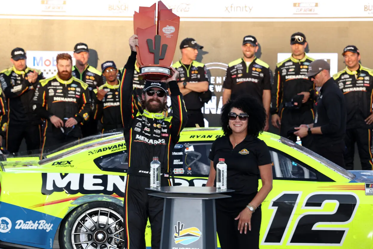 NASCAR | Cup Series, Phoenix 2025: La cronaca della vittoria di Ryan Blaney, del secondo titolo di Larson e del dominio mancato di Hamlin