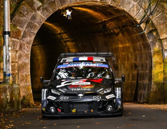 WRC | Rally del Giappone 2025, PS2/7: Ogier comanda davanti a Katsuta ed Evans. Rovanperä rompe una sospensione
