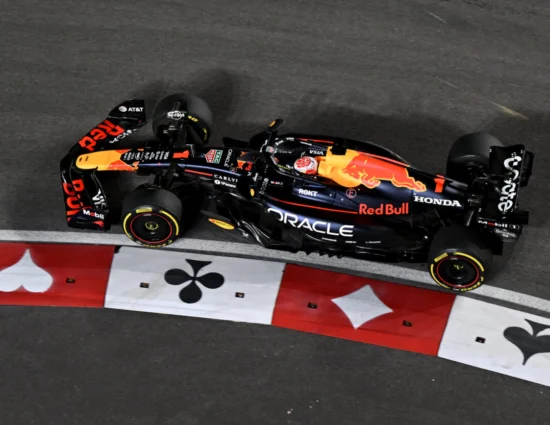 F1 | GP Las Vegas 2025, gara: Verstappen domina su Norris e Russell e resta aggrappato al mondiale. Antonelli 5° su Leclerc, Hamilton 10°. Nel post gara squalificate le McLaren