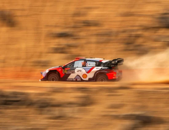 WRC | Rally d’Arabia Saudita 2025, PS12/14: giornata folle! Sesks davanti a metà loop, poi la SS14 ribalta tutto e Fourmaux torna al vertice
