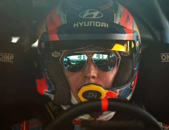 WRC | Rally d’Arabia Saudita 2025: Fourmaux penalizzato di 1’ al controllo orario. Sesks torna leader alla vigilia del sabato decisivo