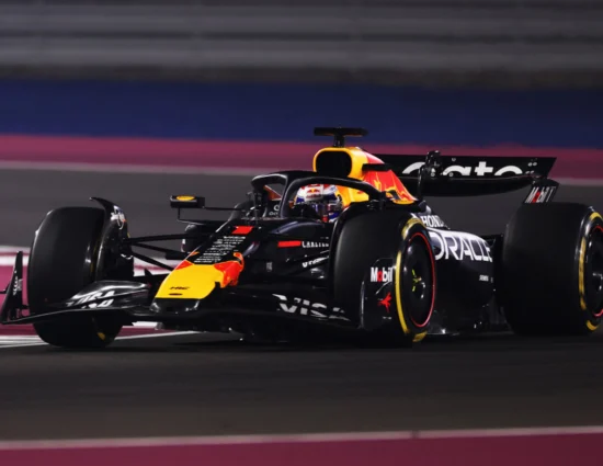 F1 | GP Qatar 2025, gara: la SC ribalta le strategie, Verstappen vince su Piastri e un mostruoso Sainz. Norris 4°, il titolo si decide ad Abu Dhabi! Disastro Ferrari (8° e 12° posto)