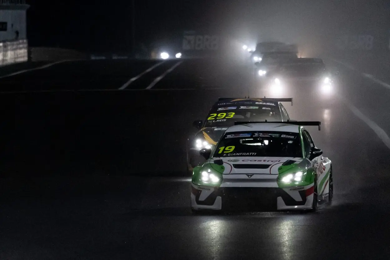 TCR South America | Cuiabá 2025, Penalità Post Gara 2: Arretrato Gianfratti per l’incidente con Mariano Pernía