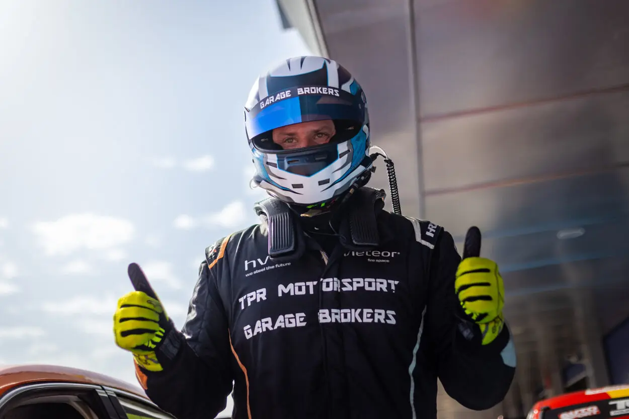 TCR Spain | Barcellona #2 2025, Gara 1: Gené torna al successo precedendo Brickley. Con il 3° posto Halder conquista il secondo titolo spagnolo