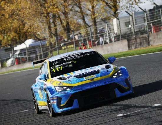 TCR UK | Brands Hatch 2025, Gara 2: Newsham vince l’ultima della stagione, ma con il 6° posto Shepherd è il nuovo campione britannico