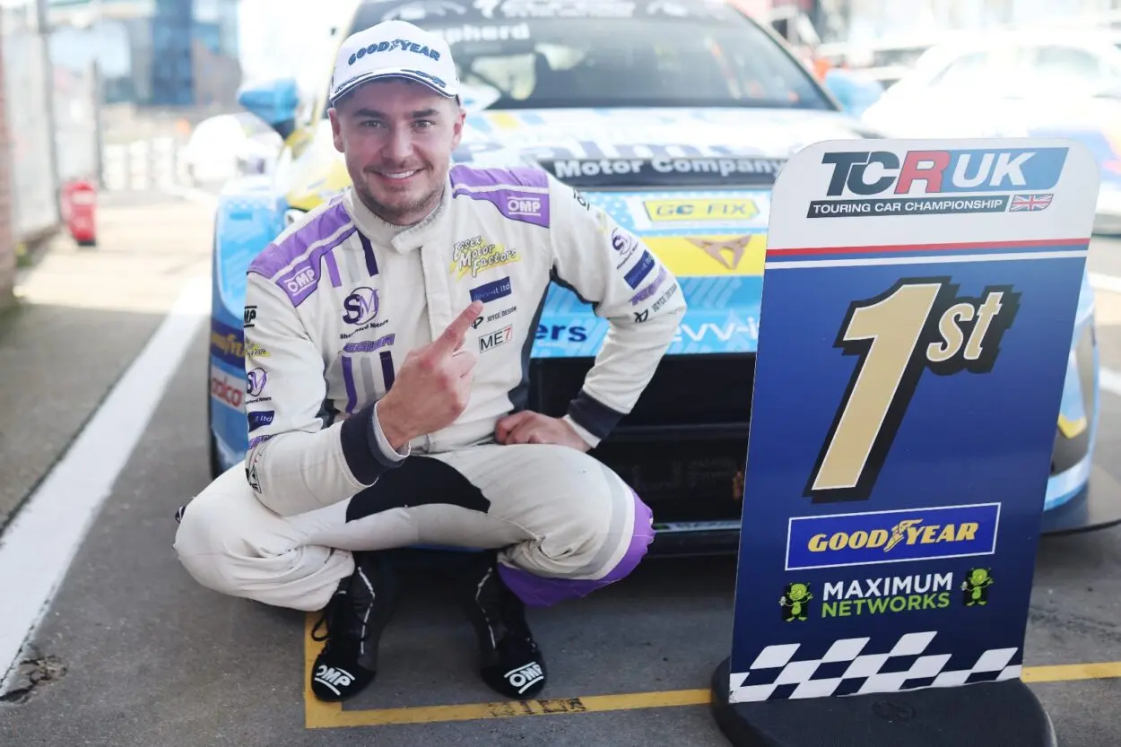 TCR UK | Brands Hatch 2025, Gara 1: Shepherd vince l’ottava, ma Newsham rimane in lotta per tre punti
