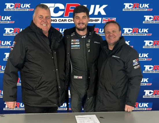 TCR UK | Il due volte campione Lewis Kent tornerà in griglia nel 2026 con Lynk & Co