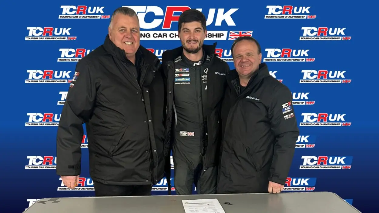 TCR UK | Il due volte campione Lewis Kent tornerà in griglia nel 2026 con Lynk & Co