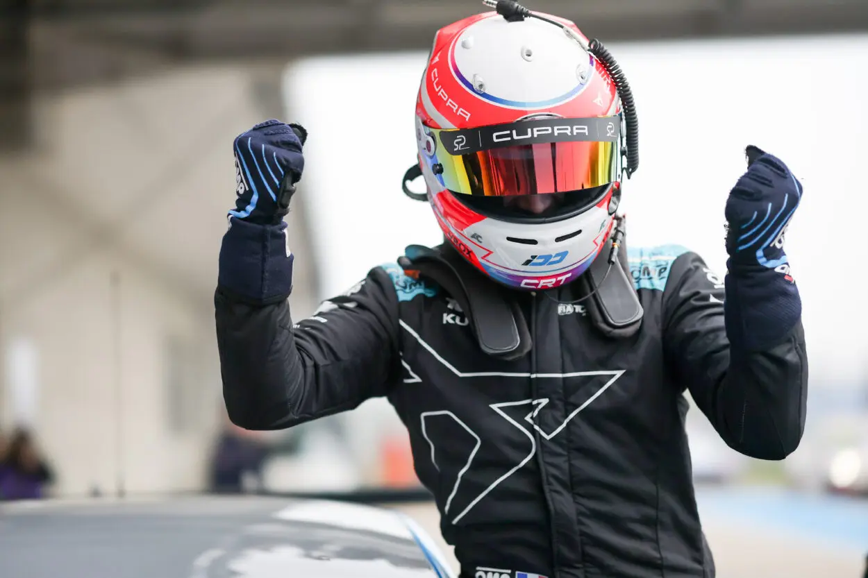 TCR World Tour | Zhuzhou 2025, Gara 3: Comte prende di forza la seconda vittoria del weekend davanti a Björk ed Ehrlacher
