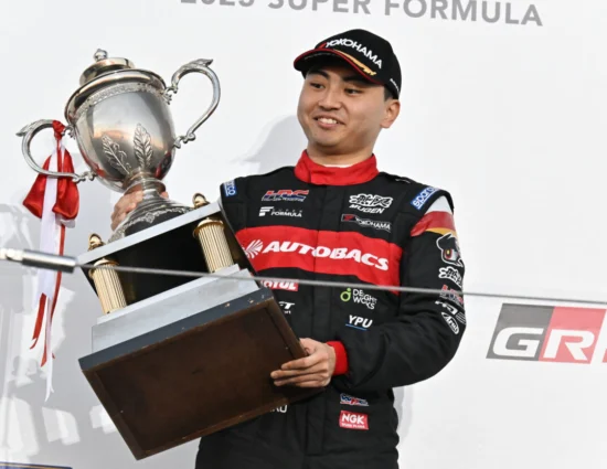 Super Formula | Suzuka #2 2025, la gioia iridata di Iwasa: “Vincere il campionato era un obiettivo della mia carriera”