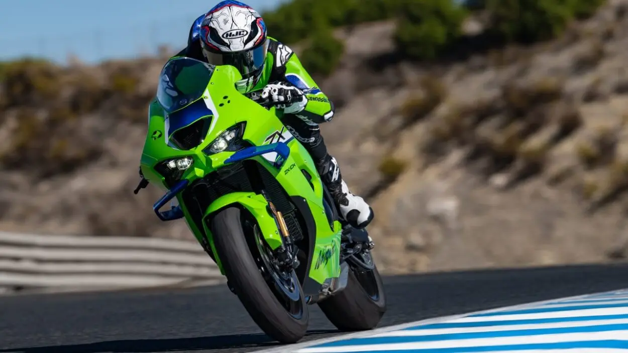SBK | Svelata la nuova versione della Kawasaki ZX-10RR: sarà in pista per la stagione 2026