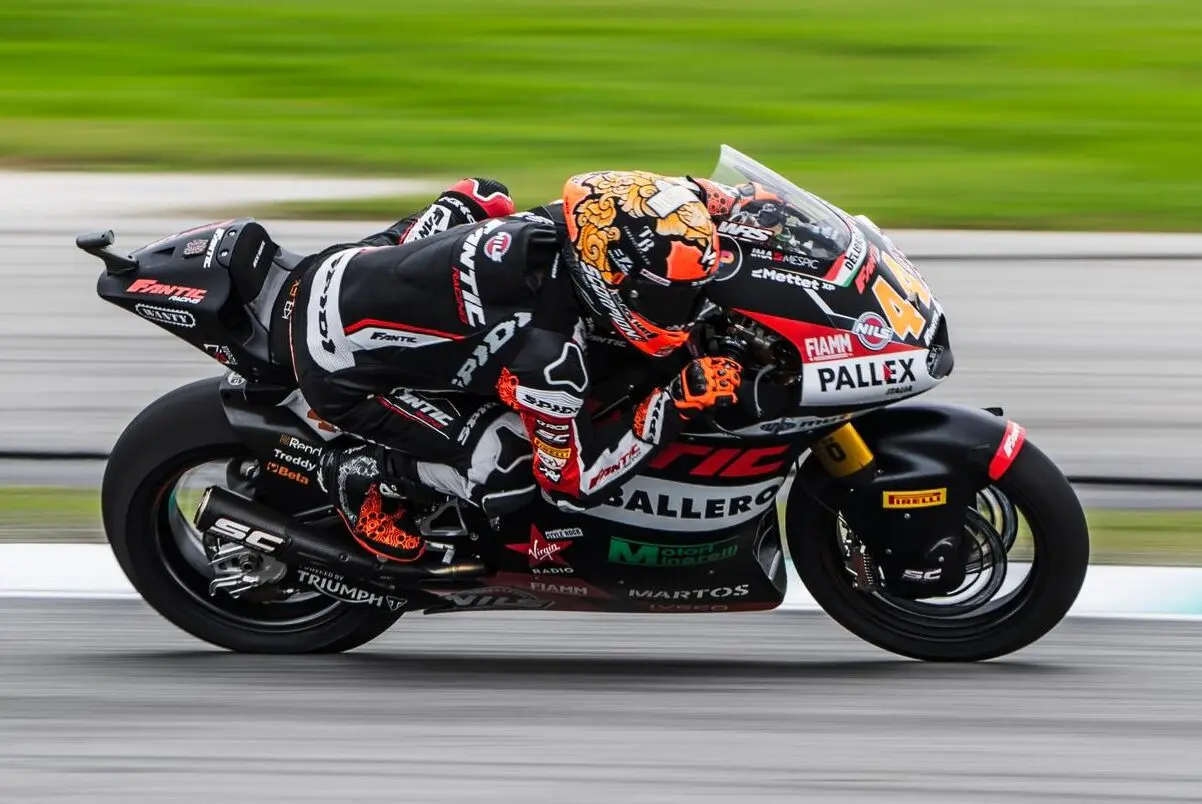 Moto2 | GP Portogallo 2025, Practice: Arón Canet veloce a Portimão, la pioggia salva Moreira