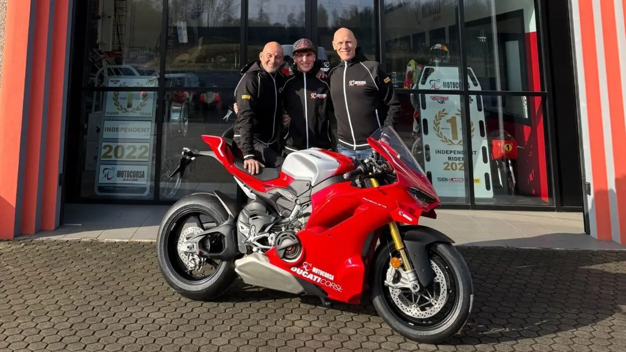 SBK | Mercato piloti 2026: Alberto Surra sarà il nuovo pilota del team Ducati Motocorsa