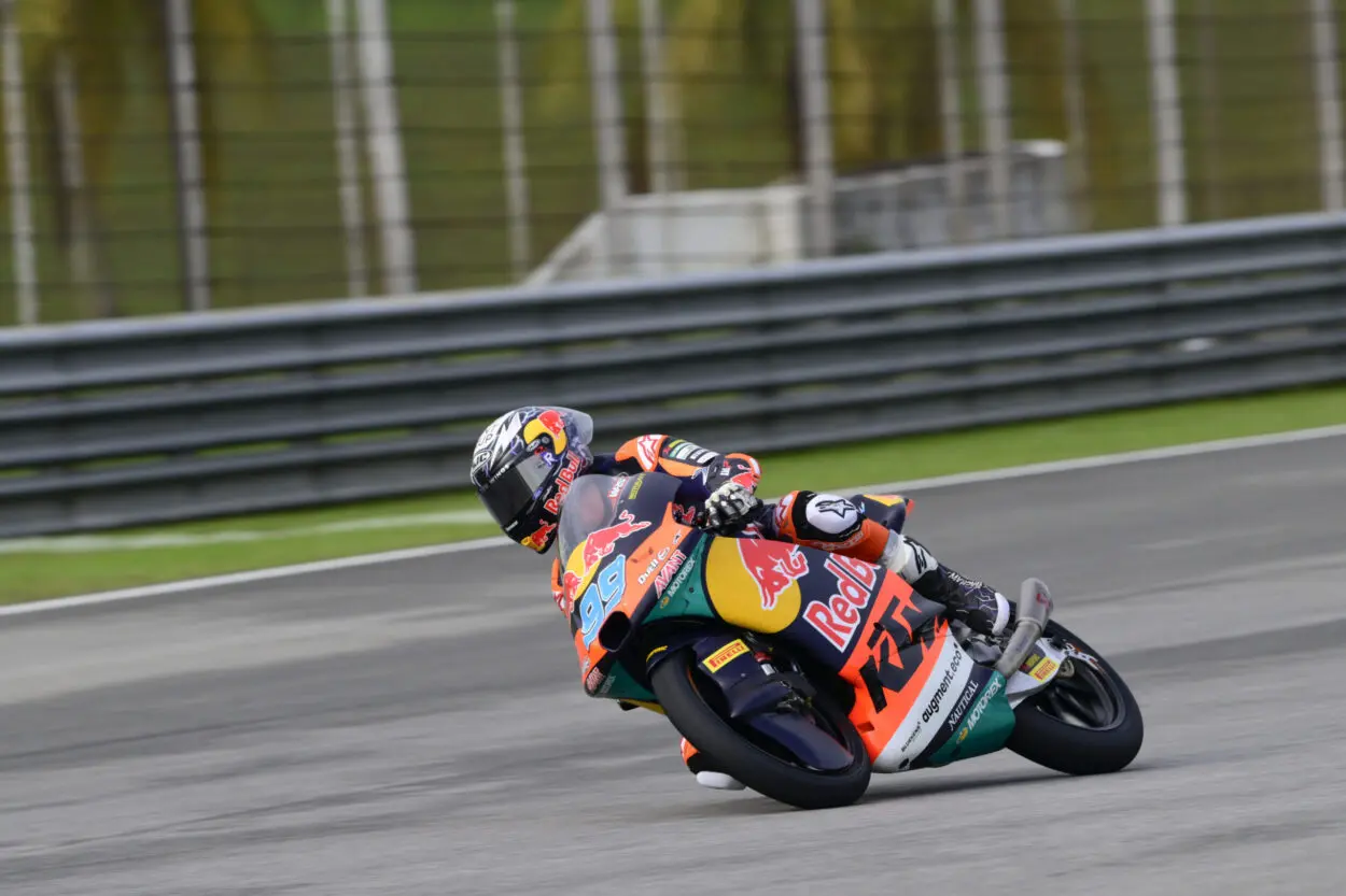 Moto3 | Rueda operato con successo alla mano destra. A Sepang era andato in arresto cardiaco. Uriarte al suo posto in Portogallo e a Valencia