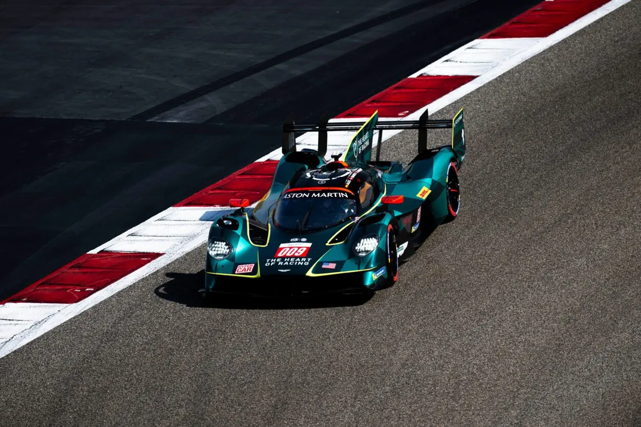 WEC | 8h del Bahrain 2025, FP1: Aston Martin subito veloce, difficoltà per Porsche e Cadillac