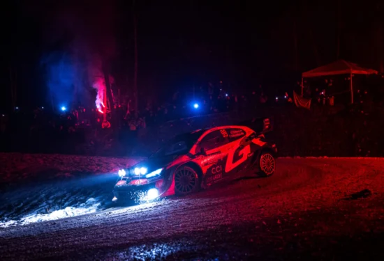 WRC | Rally di Monte-Carlo 2026, PS1/3: Ritmo strabiliante di Solberg! Seguono Evans ed un sorprendente Armstrong