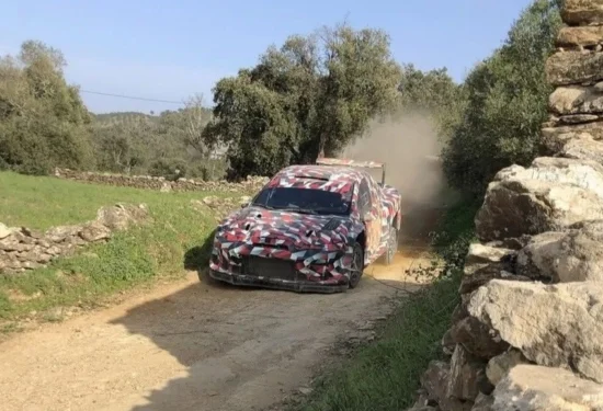 WRC | Toyota testa la WRC27 in Portogallo: prototipo “coupé” e indizi di addio alla GR Yaris dal 2027. L’opinione pubblica si spacca