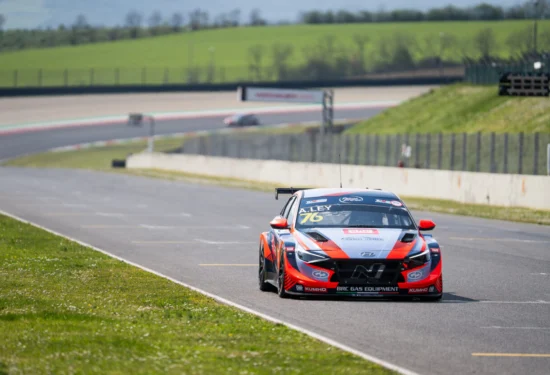 TCR Europe | Mugello 2026, Gara 1: Ley perfetto, ottiene il primo successo al debutto. Tripletta Hyundai con Park e il primo podio di Covini