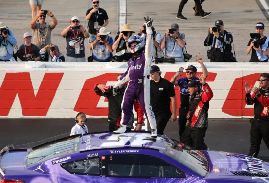 NASCAR | Cup Series, Darlington #1 2026: un elettrizzante Reddick cala il poker!