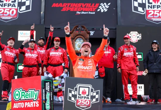 NASCAR | O’Reilly Auto Parts Series, Martinsville #1 2026: Justin Allgaier vince una gara piena di caution
