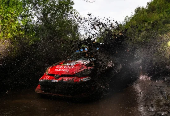 WRC | Safari Kenya 2026, PS3/6: Solberg resta leader dopo una mattinata caotica. Ogier in rimonta