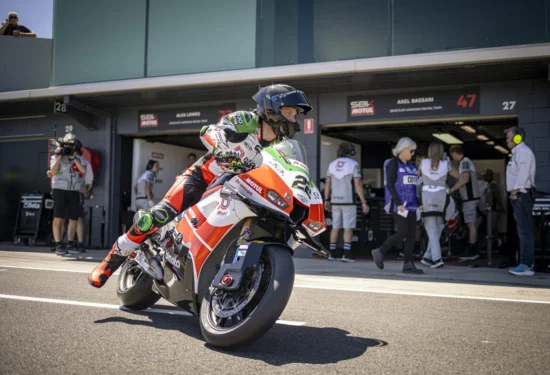 SBK | Test Portimão pre-Round 2026, giorno 1: Alex Lowes primo, precede di mezzo secondo Bulega