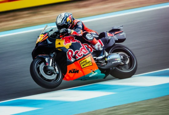 MotoGP | GP Spagna 2026, FP2: Pedro Acosta il più veloce sul bagnato