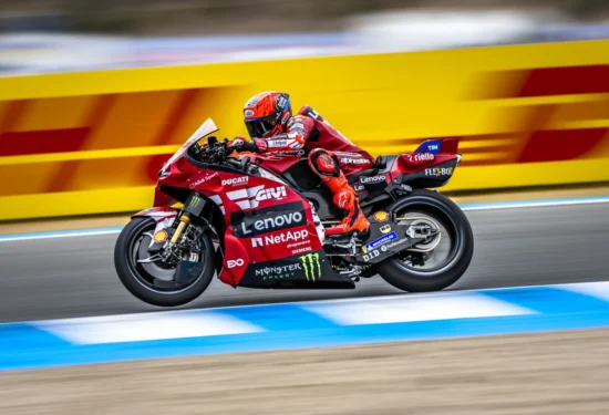 MotoGP | GP Spagna 2026, Sprint: la pioggia spariglia ancora le carte, Marc Márquez vince dopo una caduta