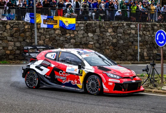 WRC | Rally Islas Canarias 2026 – “I dolori del giovane Solberg”: lo svedese esce di scena e consegna il successo ad Ogier. Evans torna leader del Mondiale! Lancia trionfa ancora in WRC2