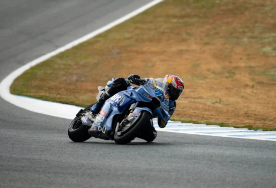 MotoGP | GP Spagna 2026, gara: Alex Marquez cala il bis a Jerez, 2° Bezzecchi. Marc Marquez a terra