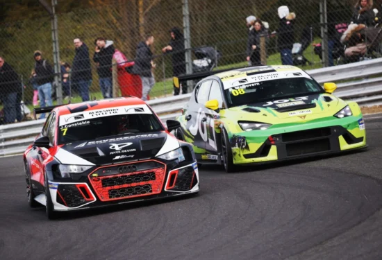 TCR UK | Brands Hatch 2026, Gara 1: Constable torna e vince una corsa caotica davanti a McGovern e O’Neill-Going