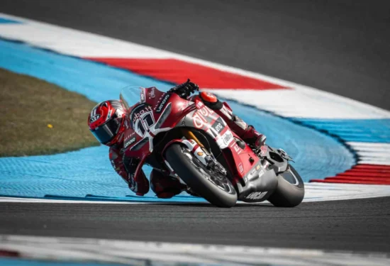 SBK | Round Olanda 2026: Bulega domina la Superpole, 4° Petrucci