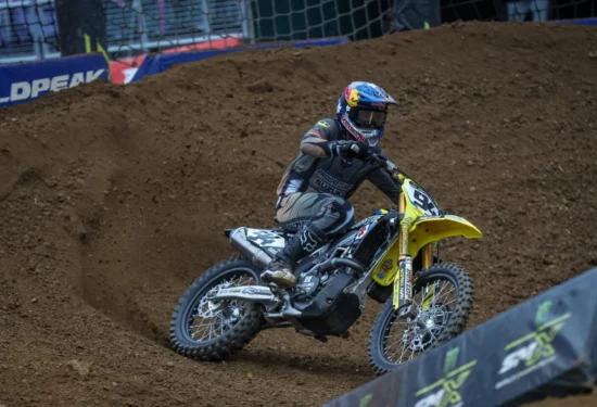 Supercross | Philadelphia 2026: Ken Roczen ribalta il campionato sotto la pioggia